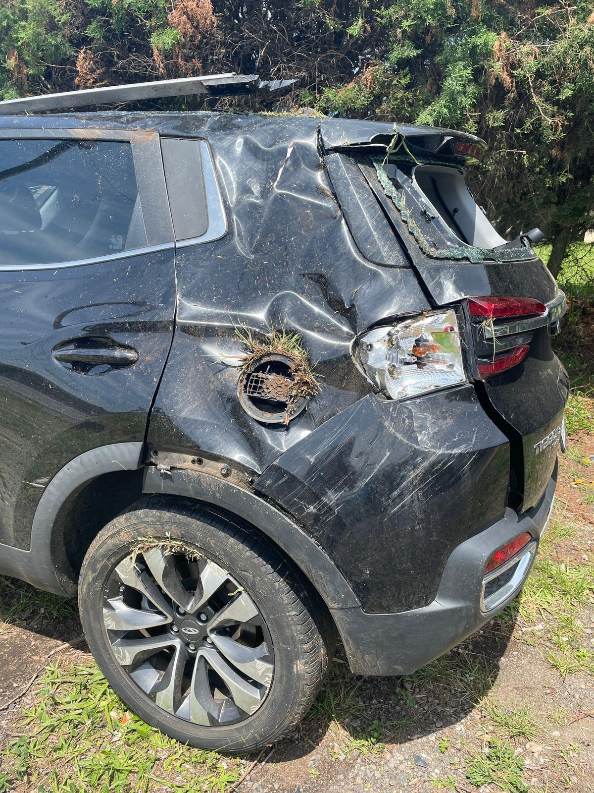 Carro batido comprado 7
